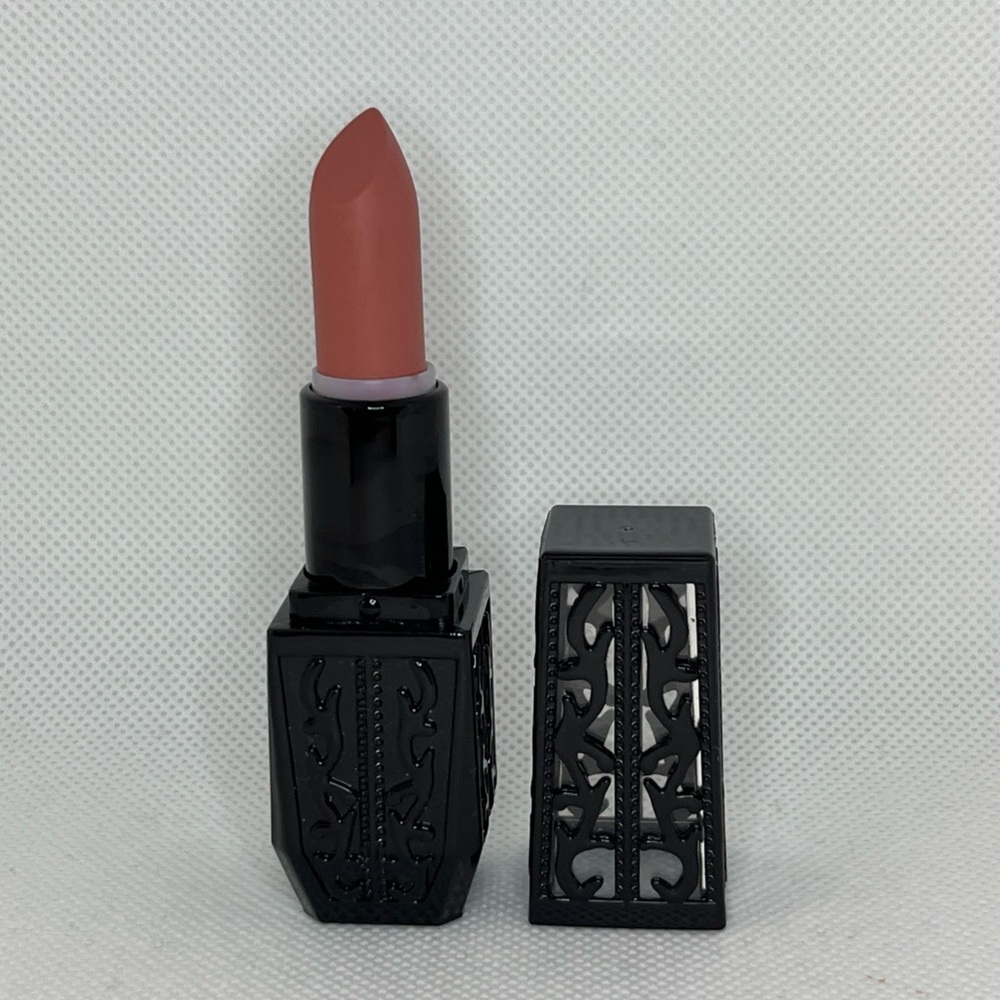Ready To Wear Lipstick Nude Illusion